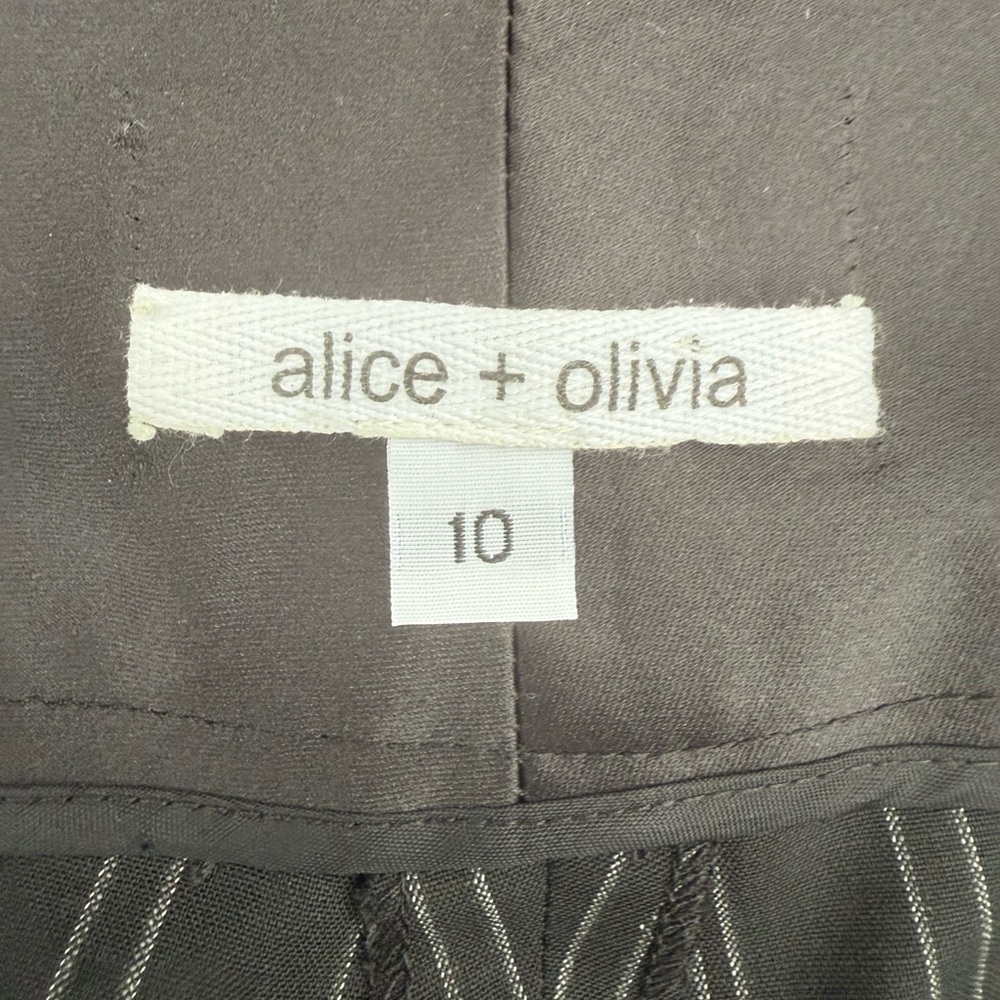 Alice + Olivia Black Bermuda Shorts - Picture 9 of 10